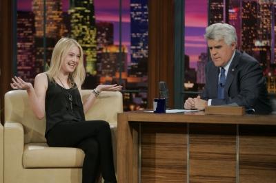 dakotafanningdaily-thetonightshowwithjayleno-02.jpg