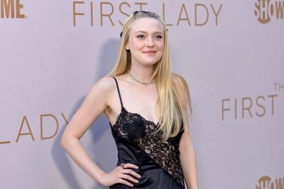 dakotafanningdaily-thefirstladypremiere-015.jpg