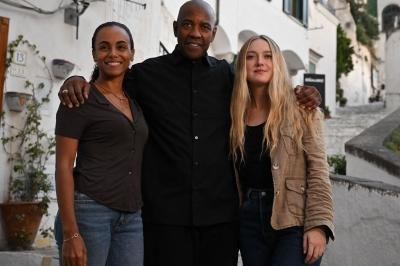 dakotafanningdaily-theequalizer3photocallinatrani-004.jpg