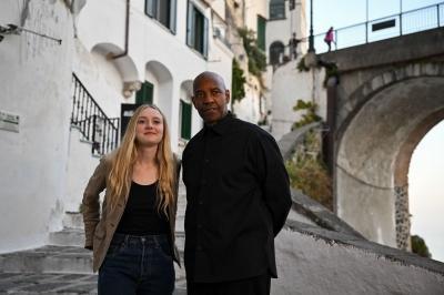dakotafanningdaily-theequalizer3photocallinatrani-012.jpg