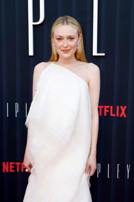 dakotafanningdaily-ripleylapremiere-0120.jpg