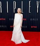dakotafanningdaily-ripleylapremiere-0112.jpg