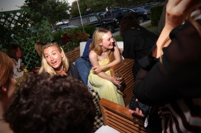 dakotafanningdaily-saksummerdinner-006.jpg