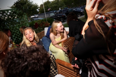 dakotafanningdaily-saksummerdinner-012.jpg