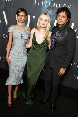 dakotafanningdaily-thewatchersnypremiere-0018.jpg