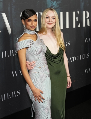 dakotafanningdaily-thewatchersnypremiere-0099.jpg