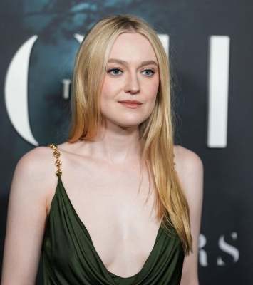 dakotafanningdaily-thewatchersnypremiere-0109.jpg