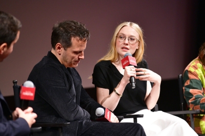 dakotafanningdaily-sagaftrapresentsripley-015.jpg
