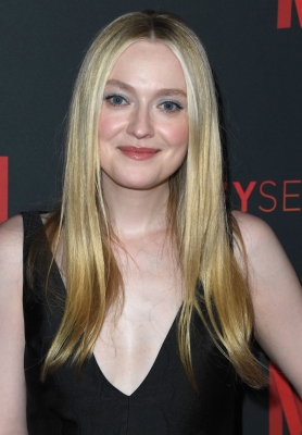 dakotafanningdaily-atasofficialripleycreening-0093.jpg