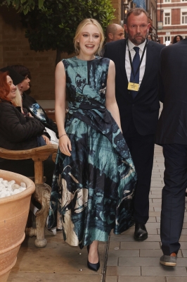 dakotafanningdaily-outsidethewatched_speacialscreeninginlondon-002.jpg