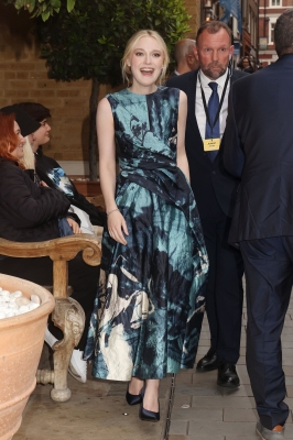 dakotafanningdaily-outsidethewatched_speacialscreeninginlondon-006.jpg
