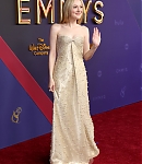 dakotafanningdaily-76themmyawards-010.jpg