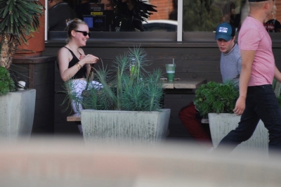 dakotafanningdaily-aterewhonmarket-07.jpg