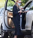 dakotafanningdaily-arrivingatherhomeinlosangeles-039.jpg