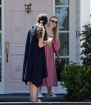 dakotafanningdaily-outsideherhome-38.jpg