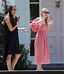 dakotafanningdaily-outsideherhome-39.jpg