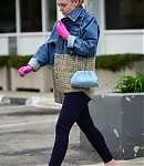 dakotafanningdaily-outinlosangeles-08.jpg