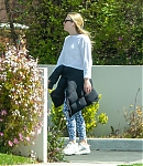 dakotafanningdaily-returningtoherhome-4.jpg