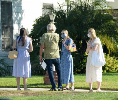 dakotafanningdaily-househunting-011.jpg