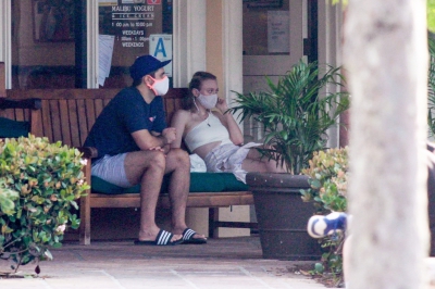 dakotafanningdaily-outinmalibu-012.jpg