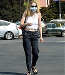dakotafanningdaily-groceryshoppingatvons-012.jpg