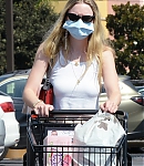 dakotafanningdaily-groceryshoppingatvons-015.jpg