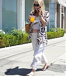 dakotafanningdaily-outandaboutinwesthollywood-032.jpg