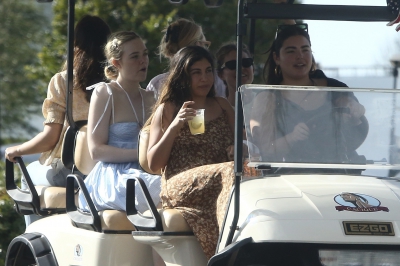 dakotafanningdaily-outandaboutinmiami-020.jpg