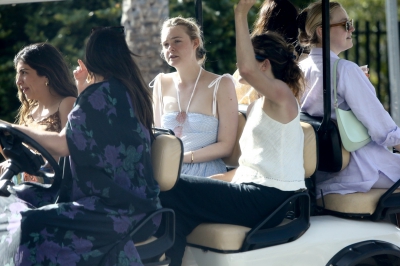 dakotafanningdaily-outandaboutinmiami-025.jpg
