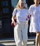 dakotafanningdaily-shoppinginla-036.jpg