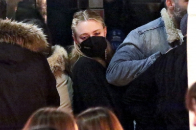 dakotafanningdaily-atsantotrastevereinrometocelebrateherbday-020.jpg