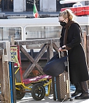 dakotafanningdaily-atthetrainstationinvenice-005.jpg