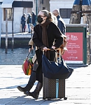 dakotafanningdaily-atthetrainstationinvenice-009.jpg