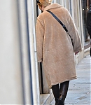 dakotafanningdaily-outandaboutinvenice-008.jpg