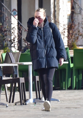 dakotafanningdaily-outandaboutinvenice-033.jpg