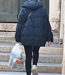 dakotafanningdaily-outandaboutinvenice-026.jpg