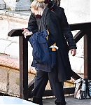 dakotafanningdaily-leavingthesetofripleyinvenice-011.jpg