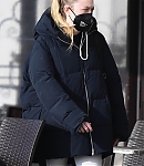 dakotafanningdaily-headingtothegyminvenice-022.jpg