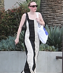 dakotafanningdaily-outandaboutinwesthollywood-003.jpg