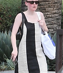 dakotafanningdaily-outandaboutinwesthollywood-019.jpg