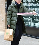 dakotafanningdaily-outandaboutinnewyorkcity-006.jpg
