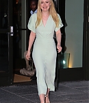 dakotafanningdaily-arrivingatthetodayshow-060.jpg