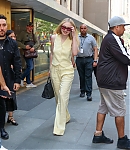 dakotafanningdaily-leavingthetodayshow-04.jpg