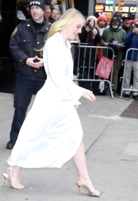dakotafanningdaily-outsidegmanyc-009.jpg