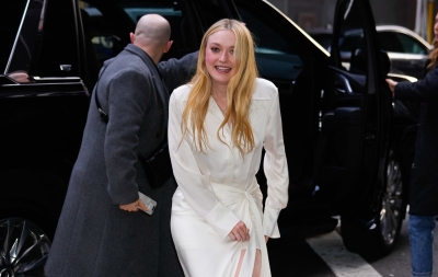 dakotafanningdaily-outsidegmanyc-072.jpg