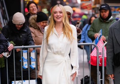 dakotafanningdaily-outsidegmanyc-076.jpg