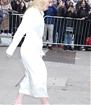 dakotafanningdaily-outsidegmanyc-010.jpg