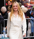 dakotafanningdaily-outsidegmanyc-071.jpg