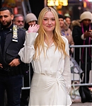 dakotafanningdaily-outsidegmanyc-074.jpg