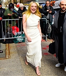 dakotafanningdaily-outsidelivewithkellyandmarknyc-018.jpg
